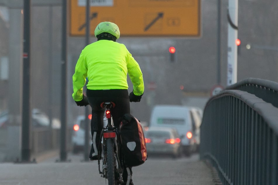 Polizisten haben auf der Flügelwegbrücke ein manipuliertes Fahrrad aus dem Verkehr gezogen. (Archivbild)