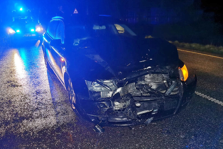Die Audi-Fahrerin sowie die Beifahrerin im VW wurden schwer verletzt.