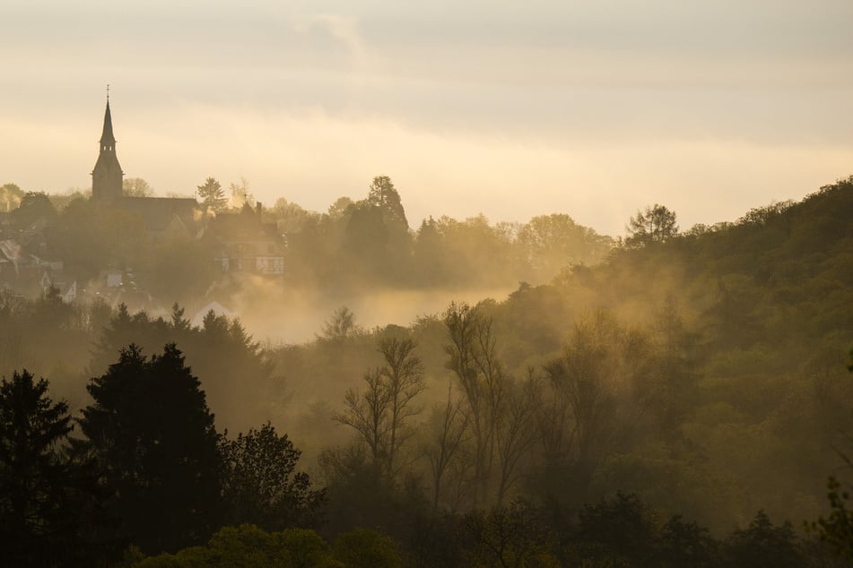 Vor allem Kronberg im Taunus ist für seine Anfälligkeit für dichte Nebelfelder bekannt.