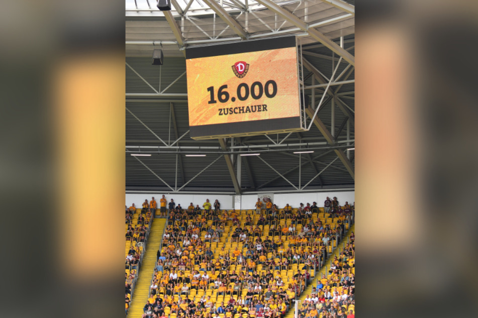 Gegen Werder Bremen, als die Corona-Tests noch kostenlos waren, pilgerten die erlaubten 16000 Fans ins Rudolf-Harbig-Stadion. Kommen die auch gegen Nürnberg - trotz kostenpflichtiger Tests?