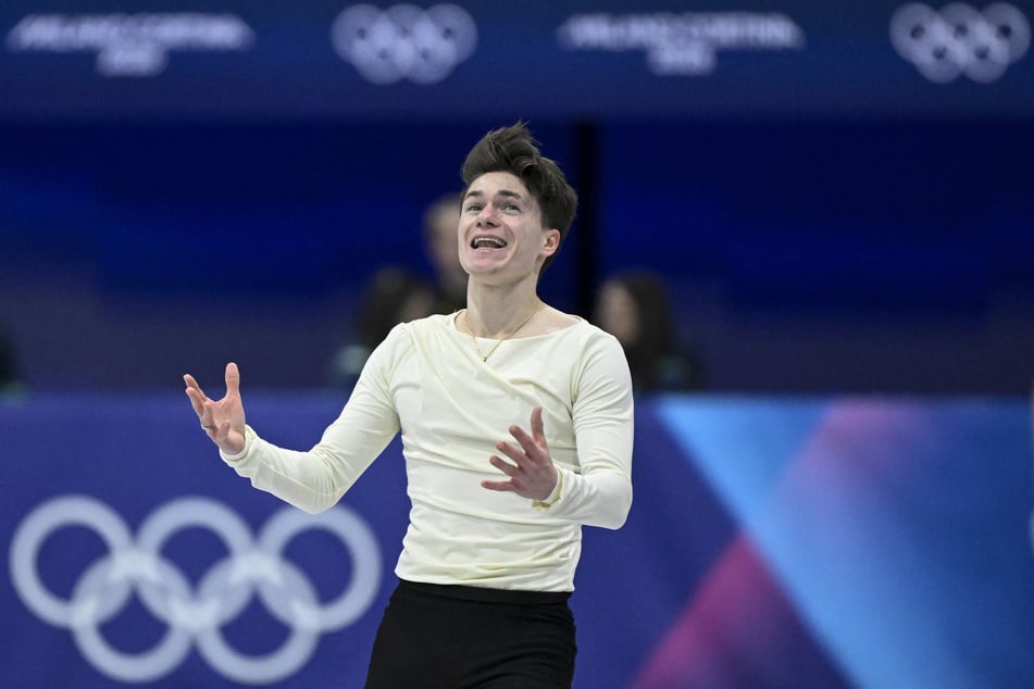 Schon auf dem Eis brach es aus Maxim Naumov (24) heraus.