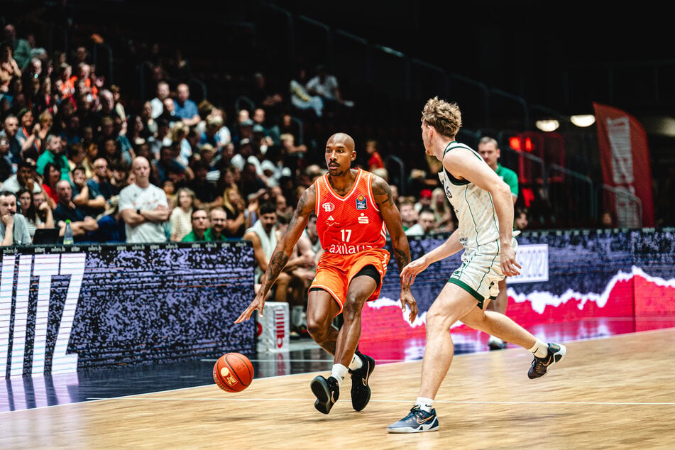 Wurde bei seiner Rückkehr von den Niners-Fans besonders gefeiert: Darion Atkins, der bereits 2021/22 für Chemnitz spielte.