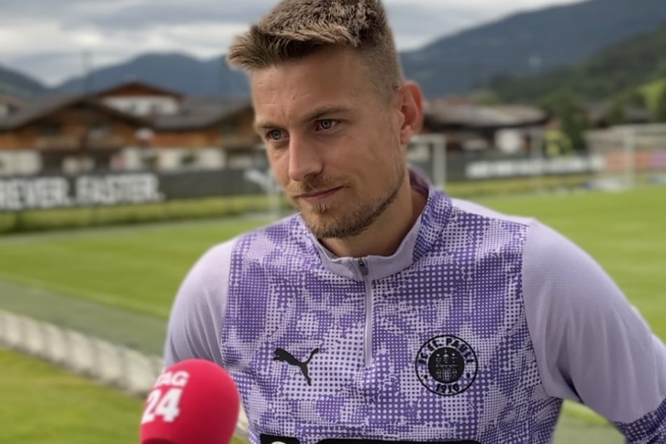 St.-Pauli-Verteidiger Hauke Wahl (31) im TAG24-Interview auf dem Platz des USC Flachau in Österreich.