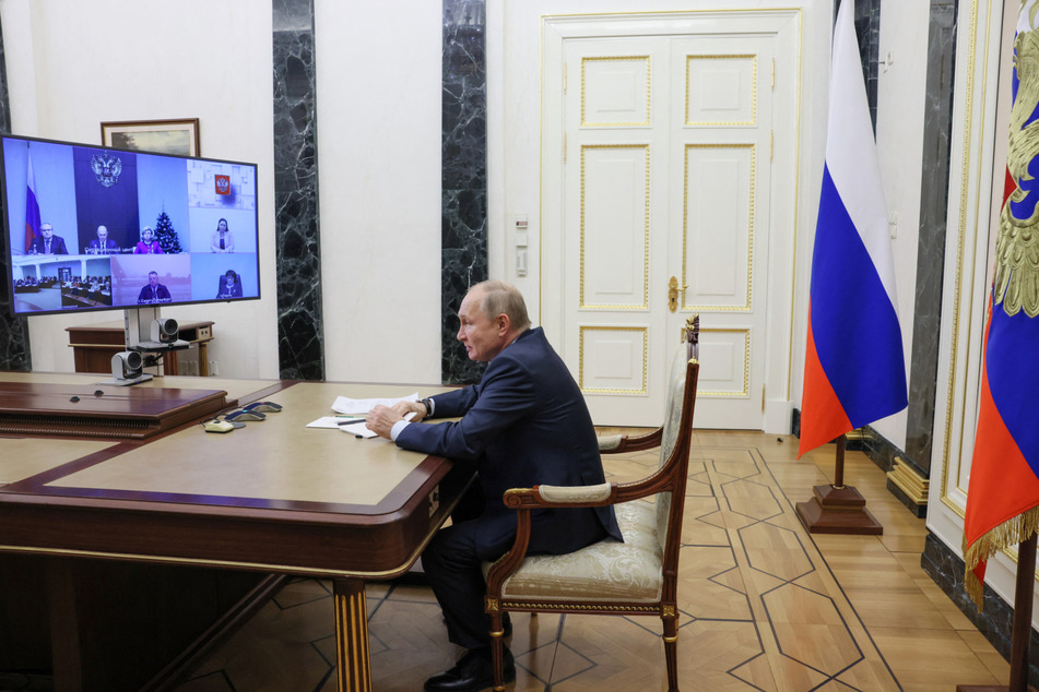 Wladimir Putin (70) sprach am Mittwoch mit Mitgliedern seines Menschenrechtsrats und räumte ein, dass die sogenannte "Spezialoperation in der Ukraine" wohl länger andauern würde, als von ihm antizipiert.