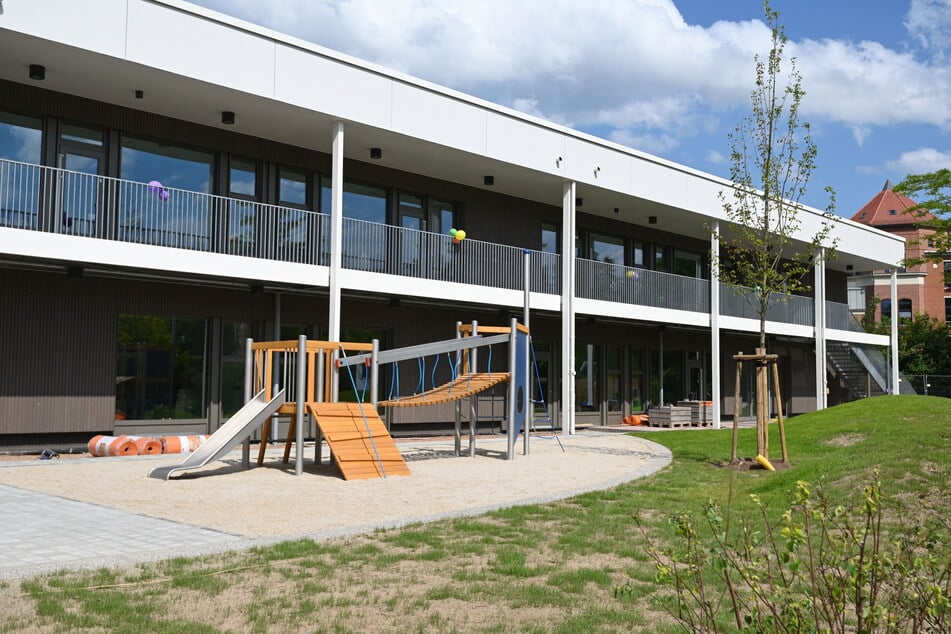 Der Bau der neuen Kita "Schloßstraße" ist beendet: Am Internationalen Kindertag wurde der größte Kindergarten der Stadt eingeweiht.