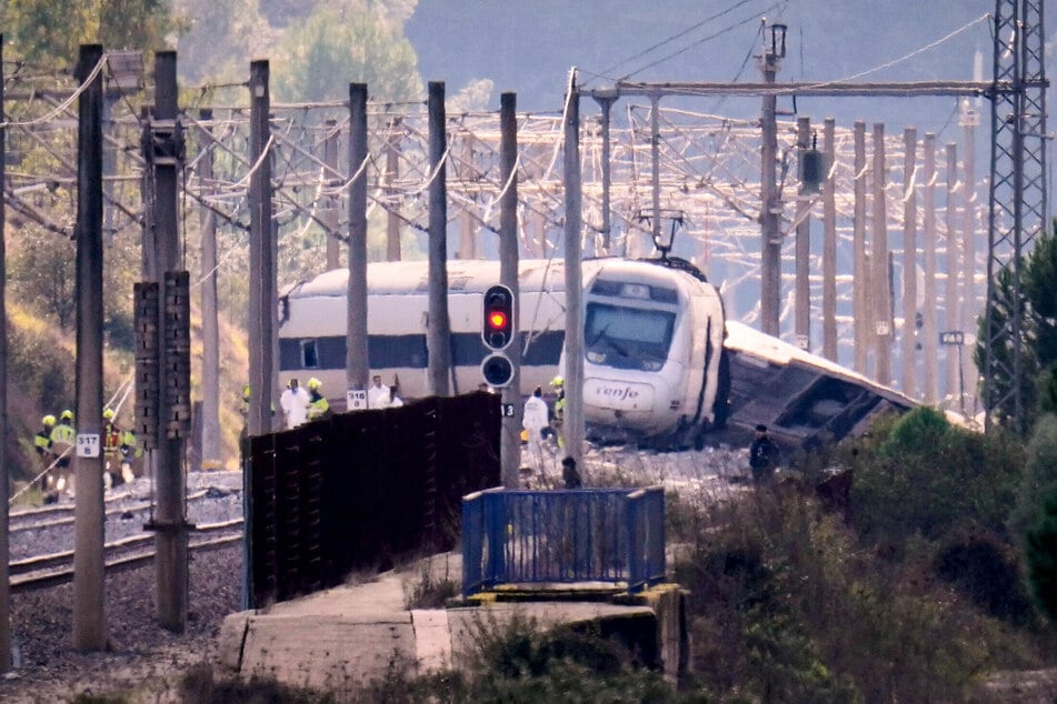 Bis jetzt konnten die Einsatzkräfte 41 Tote aus den Trümmern bergen.