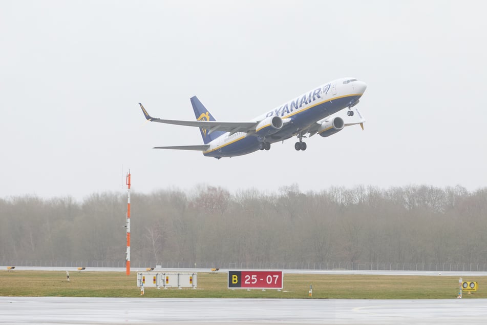 Ryanair hob zuletzt 2025 in Dresden und Leipzig ab.