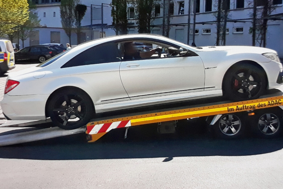 Der Mercedes CL 500 musste von der Zulassungsstelle vorübergehend abgemeldet werden.