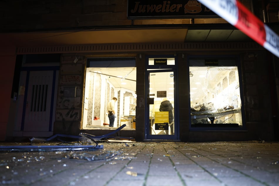 Der Juwelier in Fürth ist vollkommen zerstört.
