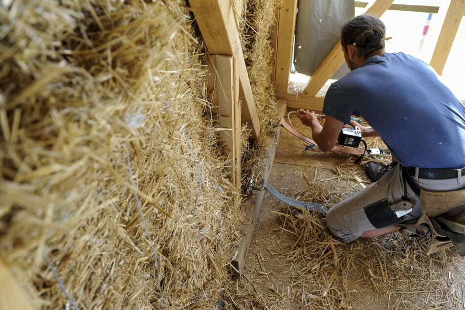 Bauen mit Stroh erlebt derzeit eine Renaissance - etwa 1000 Häuser gibt es in Deutschland inzwischen.