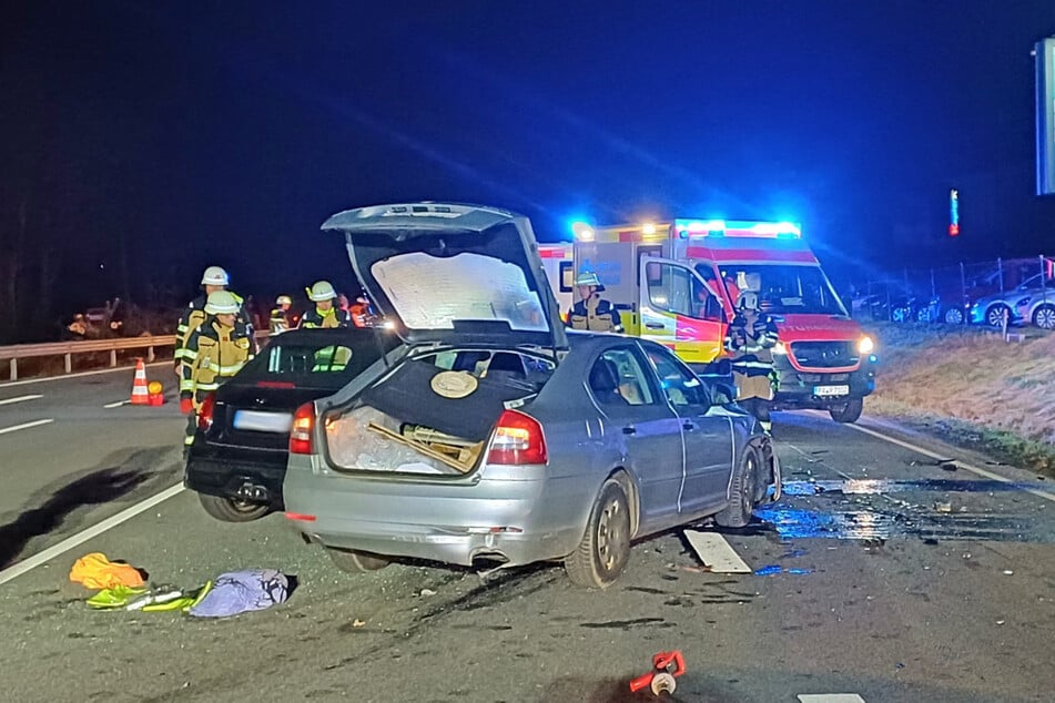 Unter dem Einfluss von Drogen – darunter eine "erhebliche Alkoholisierung" – hat ein Mann offenbar einen Frontalunfall verursacht.