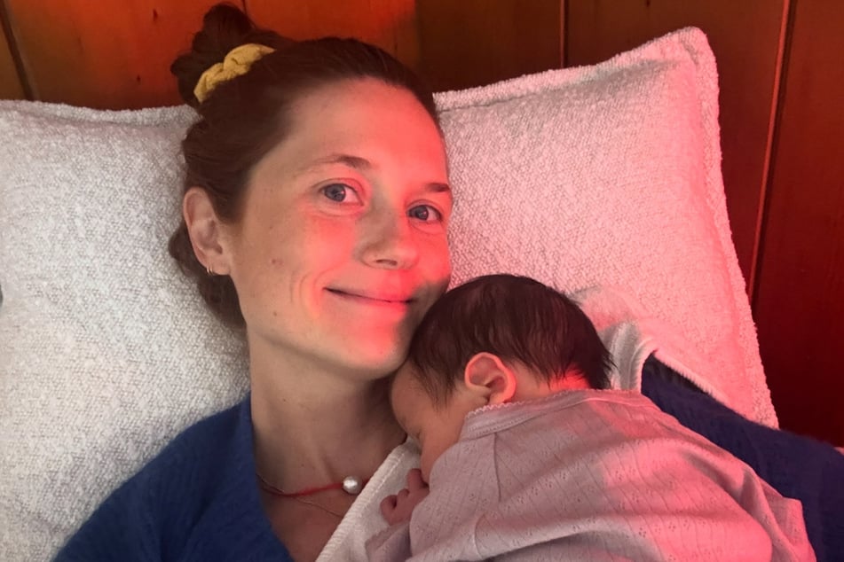 Die Schauspielerin Bonnie Wright (35) ist nach der Geburt ihres zweiten Sohnes überglücklich.