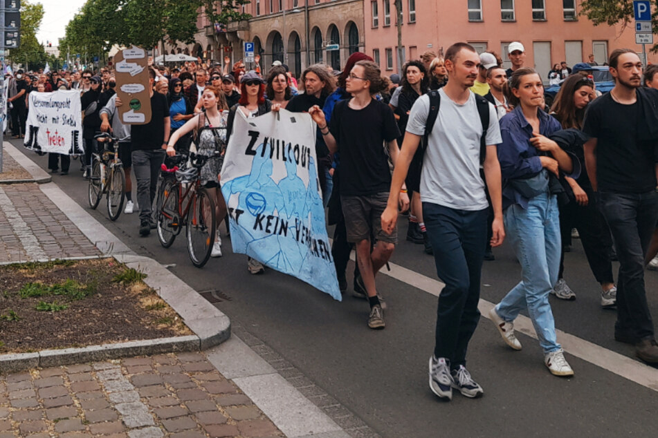 Leipzig: Leipzig: Polizei korrigiert Demo-Teilnehmerzahl deutlich nach unten