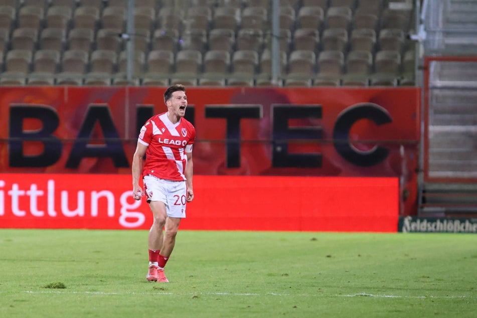 Noch sind Plätze frei: Der Energie-Kapitän wirbt für eine volle Hütte und möchte am Dienstag das LEAG Energie Stadion anzünden. (Archivfoto)
