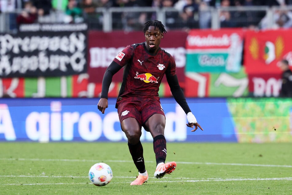 El Chadaille Bitshiabu darf sich gegen Energie Cottbus beweisen.