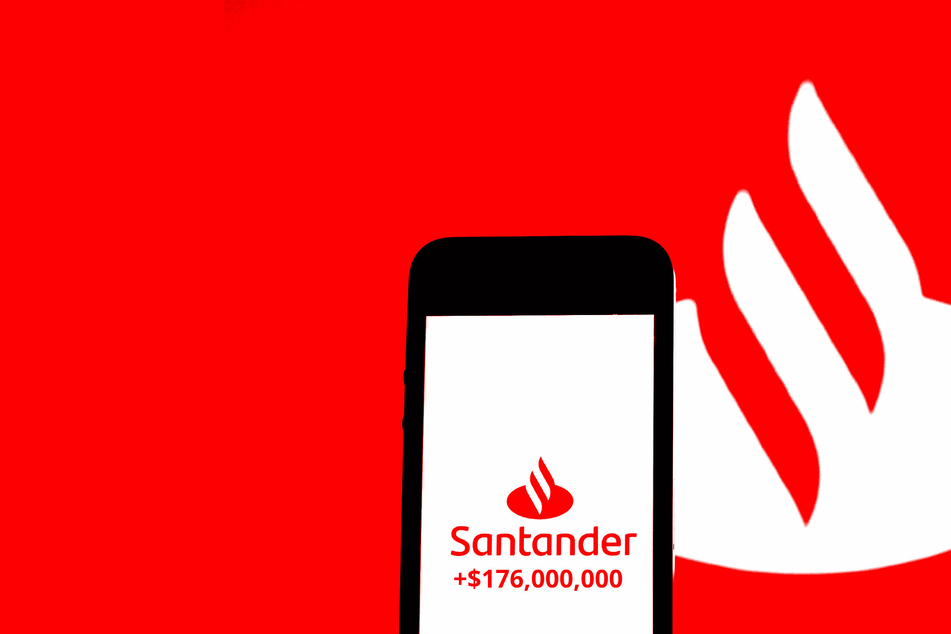 Santander accidentally paid out $176 million to tens of thousands of British individuals and businesses!