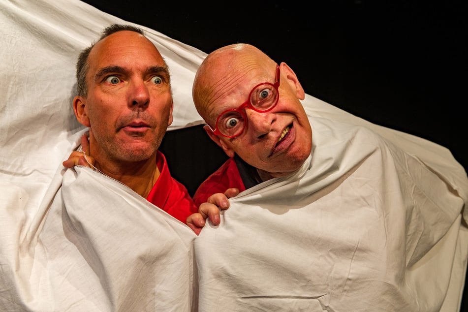 Die Pantomimen Michael Meinel (49, l.) und Ralf Herzog (71) konnten auch dank "99 Funken" ihr Festival retten.