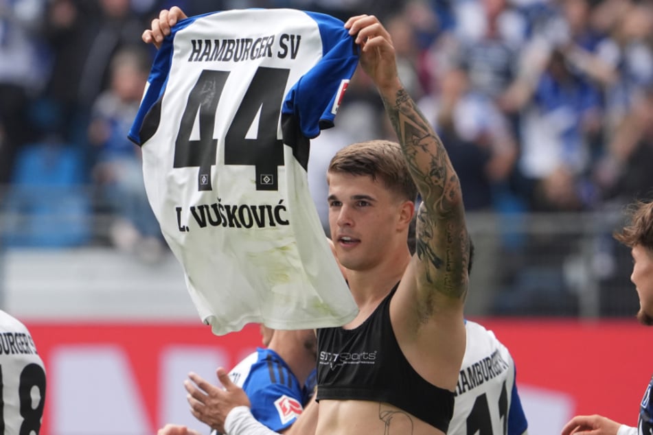 Luka Vuskovic traf bei seinem mit Sicherheit letzten Auftritt im Volkspark zum zwischenzeitlichen 2:1 - und ließ sich ausgiebig feiern.