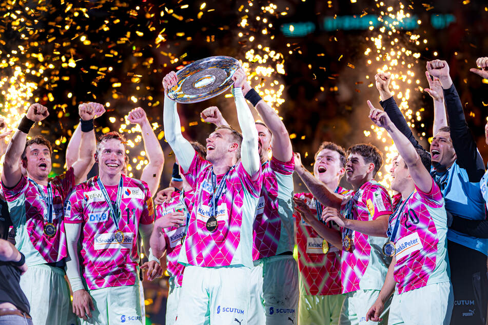 Jetzt beim Kauf eines DHfK-Teamticket coole Preise gewinnen.