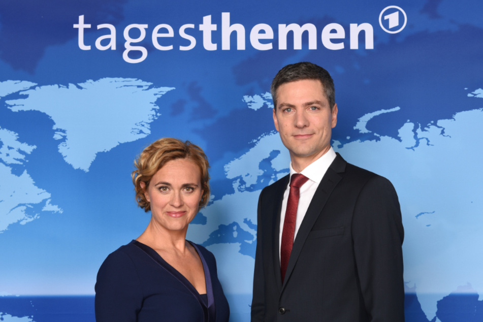 Caren Miosga und Ingo Zamperoni (46) moderieren die "Tagesthemen". (Archivbild)
