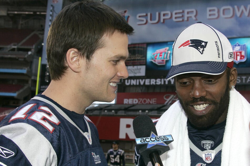 Papa Randy Moss (49, r.) spielte auch mit Tom Brady (48, l.) zusammen, gewann aber nie einen Super Bowl.