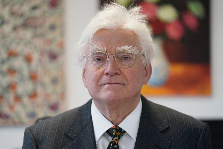 Winfried Stöcker (77) steht ab dem heutigen Montag vor Gericht. Er soll einen nicht zugelassenen Corona-Impfstoff an Patienten verabreicht haben. (Symbolfoto)