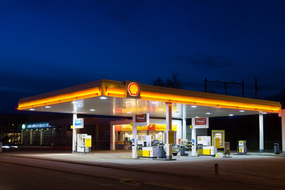 An zwei Tankstellen soll der 17-Jährige den Lkw betankt haben, ohne für den Sprit zu bezahlen. (Symbolfoto)