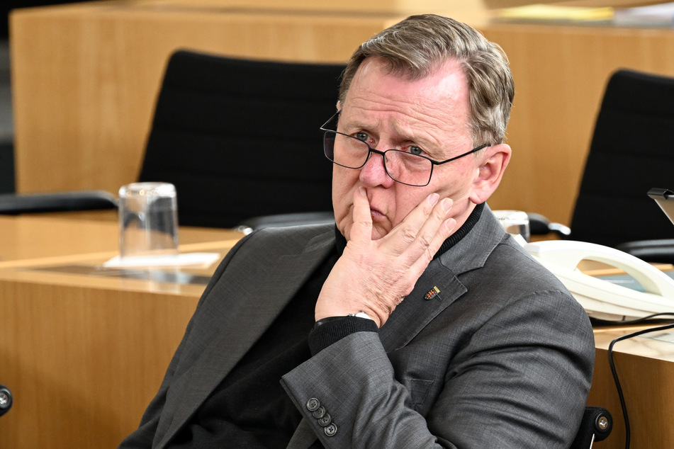 Hat die AfD-Fraktion der Thüringer Landesregierung um Ministerpräsident Bodo Ramelow (67, Linke) zu einer Mehrheit verholfen? Nach der Darstellung der CDU offenbar schon. Nach Angaben des Landtags wurde das genaue Abstimmungsverhalten nicht protokolliert. (Archivbild)