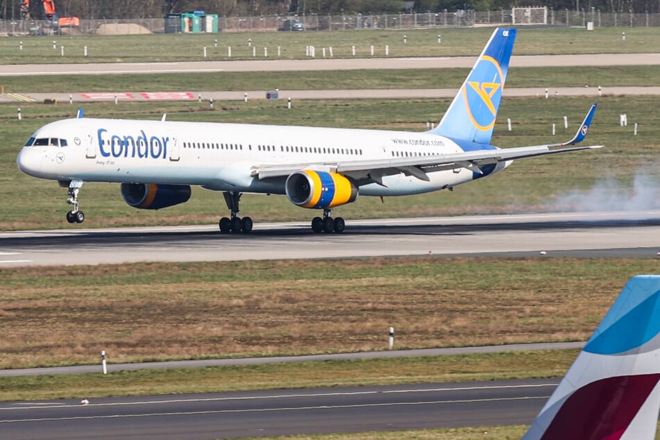 Malle-Flieger setzt zum Abflug an, dann kommt es zur Beinahe-Katastrophe!