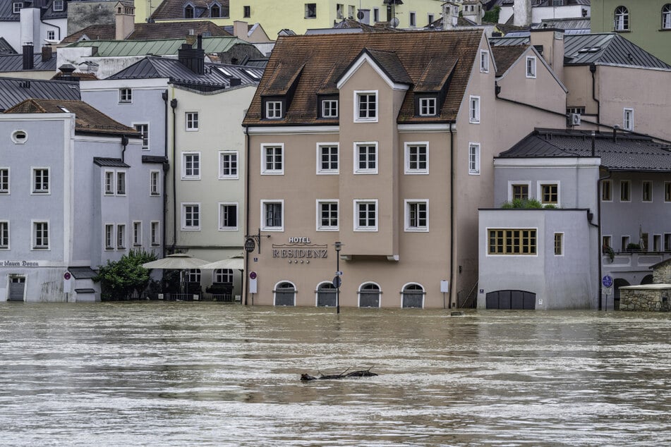 Teile der Passauer Altstadt sind vom Hochwasser der Donau überschwemmt.