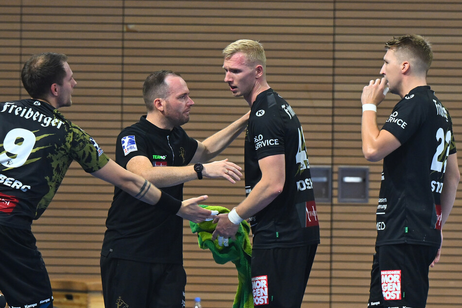 André Haber (37, 2.v.l.) ist Handball-Trainer mit Leib und Seele.