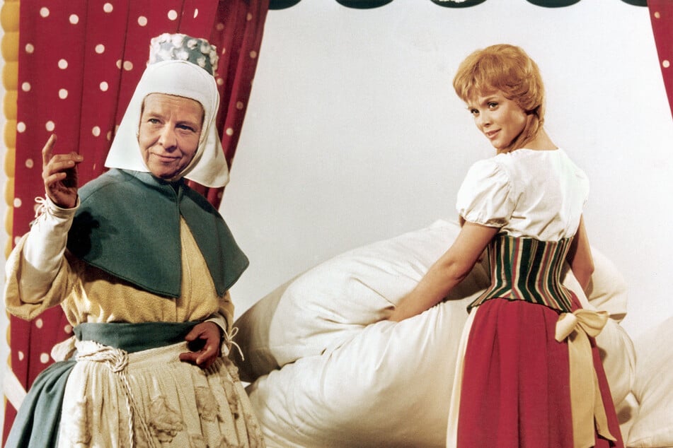 Wer in den unbeschwerten alten Zeiten schwelgen will, dem sei Frau Holle ans Herz gelegt.