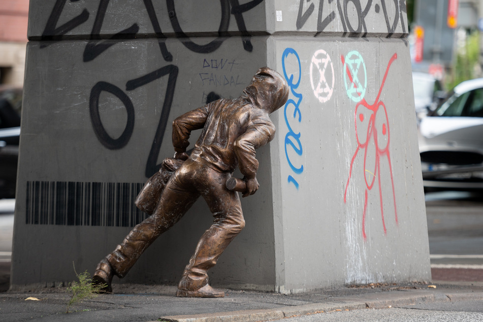 Wie schon in Bremen ist nun auch in Hamburg eine Bronzeskulptur unklarer Herkunft aufgetaucht.