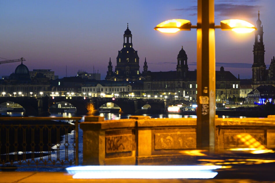In Dresden gehen die Lichter aus: Harter Sparplan gegen die Krise