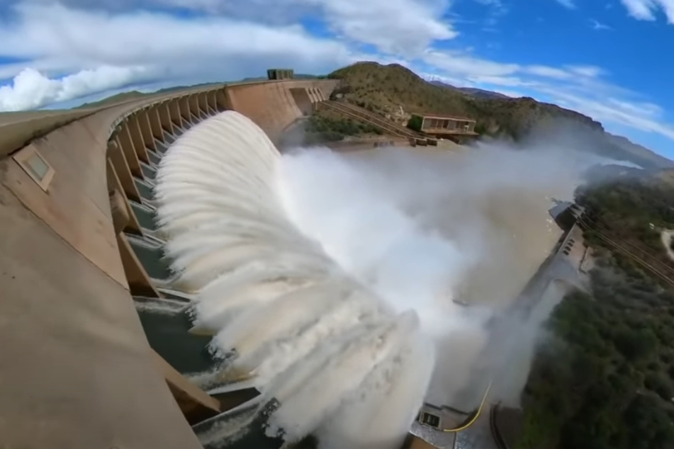 Der Gariep-Staudamm in Südafrika beherbergt zur Zeit übermäßig viel Wasser.