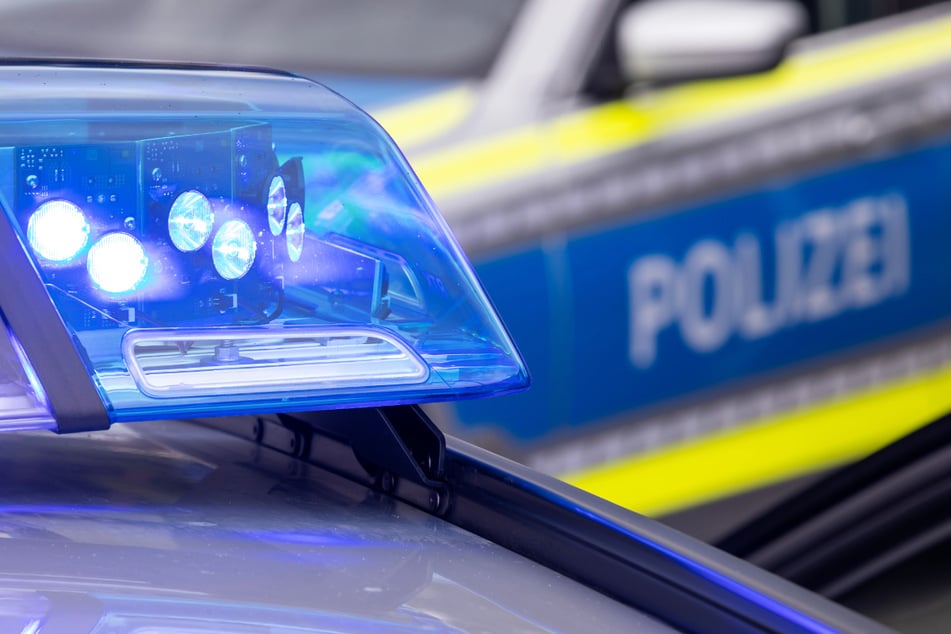 Die Polizei ermittelt nach dem Fund einer Leiche in Hessisch Lichtenau. (Symbolbild)