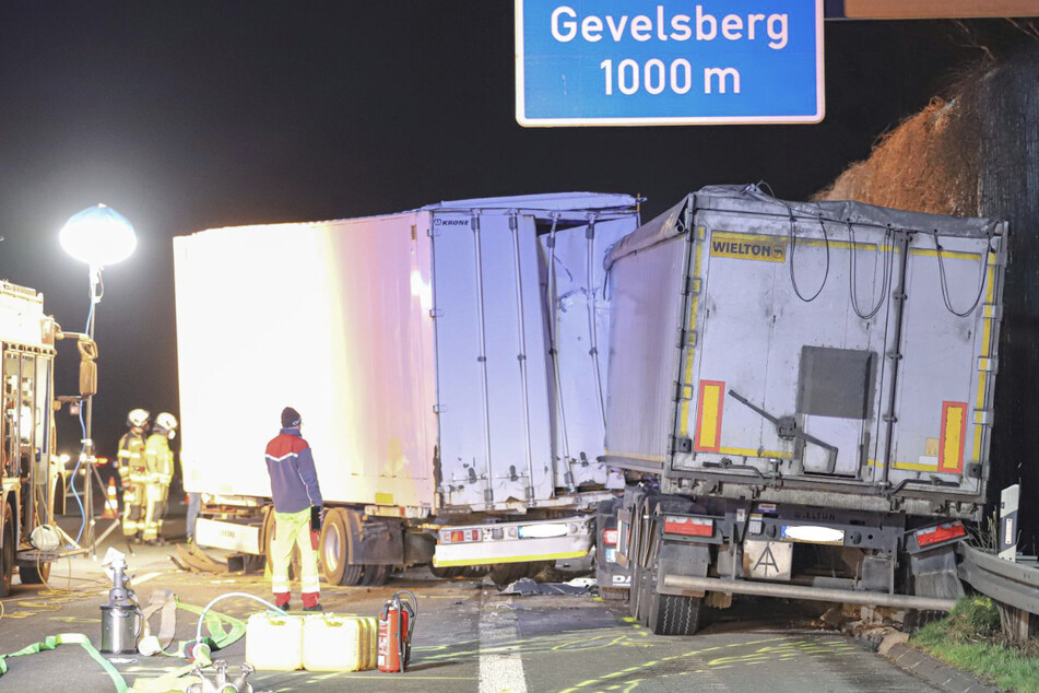 Die A1 Richtung Bremen zwischen Wuppertal-Nord und Gevelsberg war in der Nacht von Freitag auf Samstag für mehrere Stunden gesperrt.