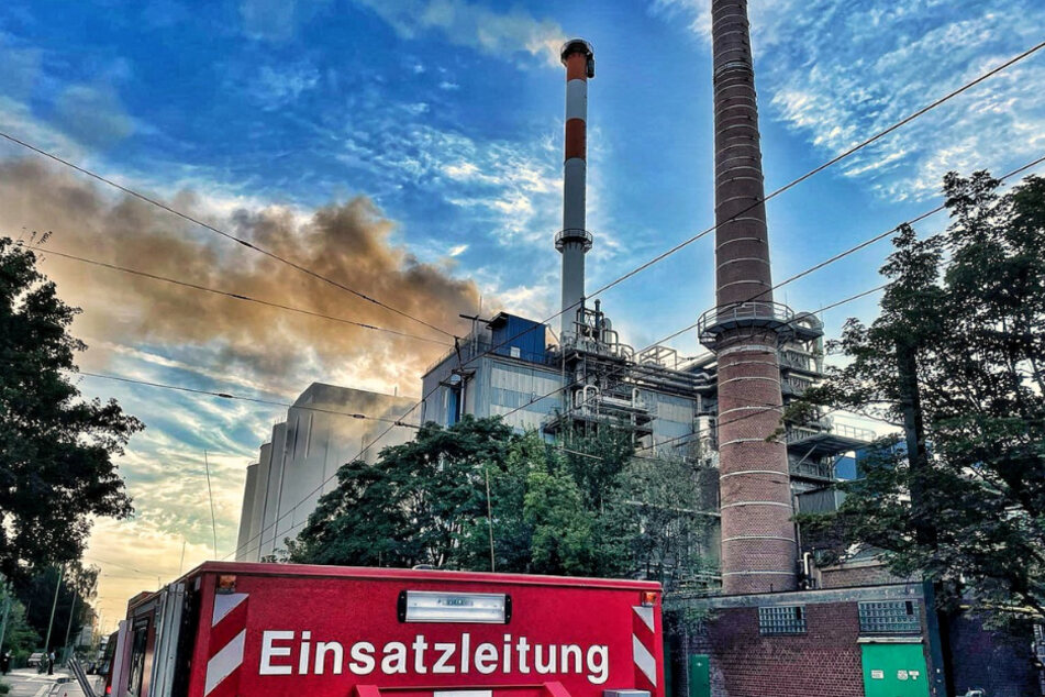 Schon beim Eintreffen der Rettungskräfte war die starke Rauchentwicklung sichtbar.