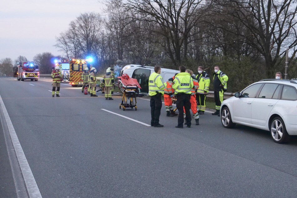 Rettungskräfte am Unfallort.