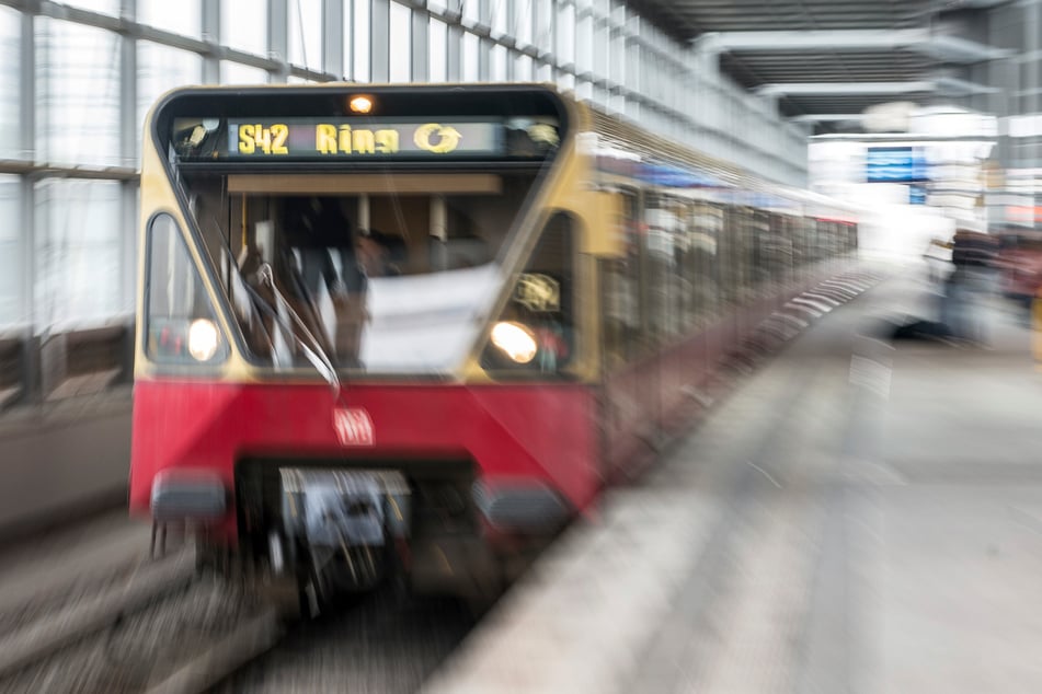 Auf den Linien der Ringbahn S41 und S42 kommt es bis Montagvormittag zu starken Einschränkungen.