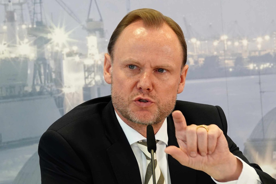 Hamburgs Innensenator Andy Grote (53, SPD) wird nach der "Pimmelgate"-Affäre sogar im Privaten angefeindet.