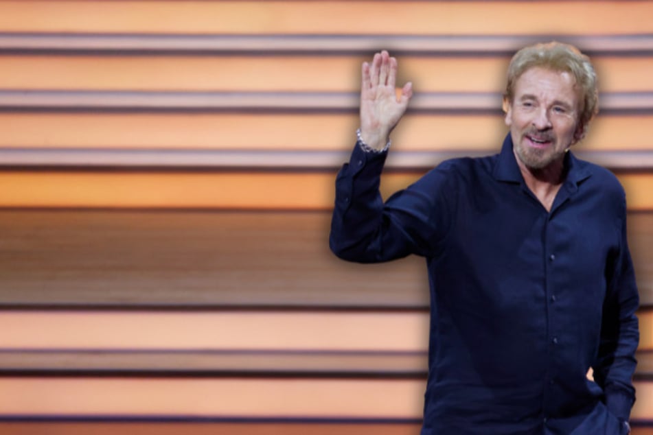 Nach Krebsbehandlung: Thomas Gottschalk zeigt sich strahlend auf Hochzeitsfoto