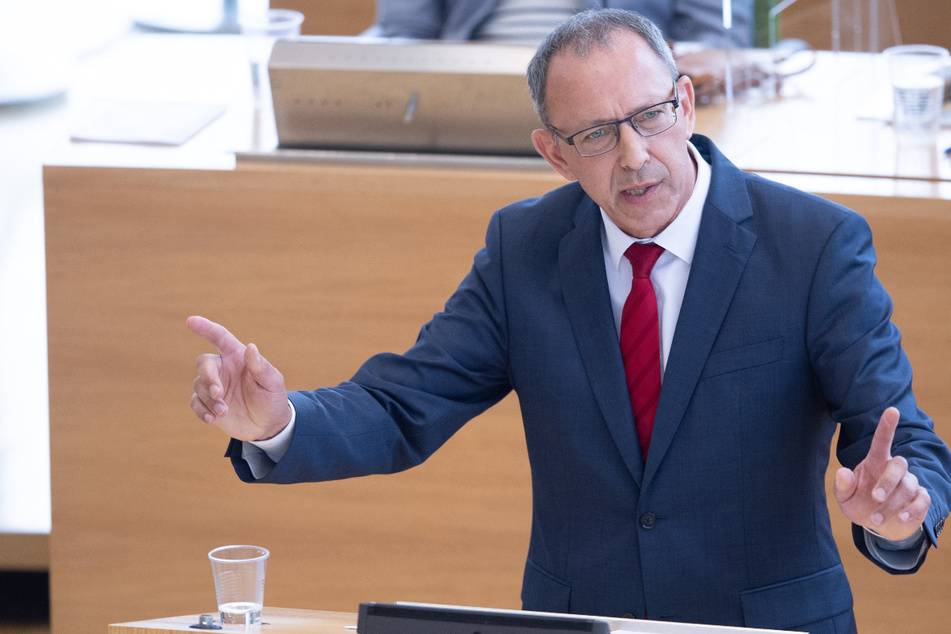 Sachsens AfD-Chef Jörg Urban (57) und seine Partei planen vor das Verfassungsgericht zu ziehen.