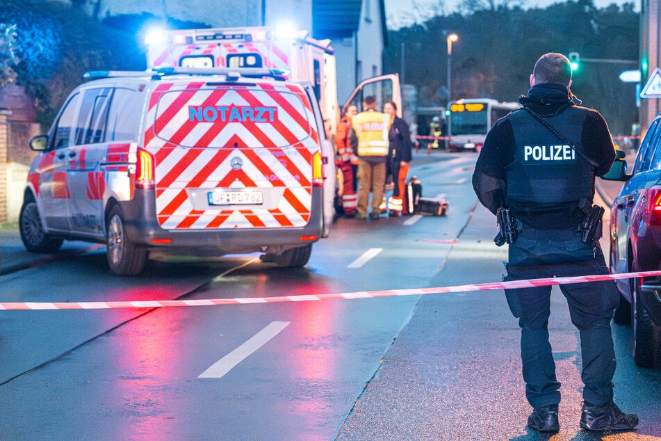 Auch der angerückte Notarzt konnte das Leben des 18-Jährigen nach dessen Sturz nicht mehr retten.