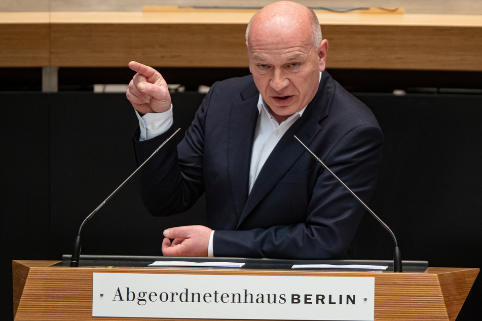 Wahl zum Abgeordnetenhaus von Berlin 2023: CDU liegt laut Umfragen weiter vorne