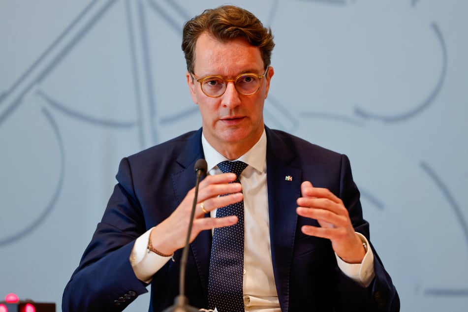 NRW-Ministerpräsident Hendrik Wüst (50, CDU) hat sich zuletzt stark für eine Olympia-Bewerbung von Köln und der Region Rhein-Ruhr ausgesprochen.