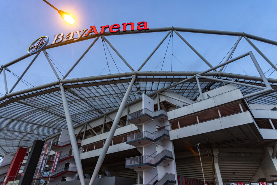 Die Stadt Leverkusen rechnet am Sonntag mit zehntausenden Fans rund um die BayArena.