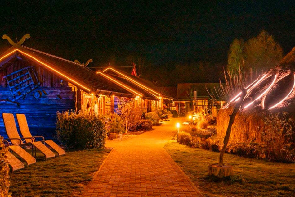 "Spreewelten of Lights" läuft aktuell im Pinguinbad Lübbenau