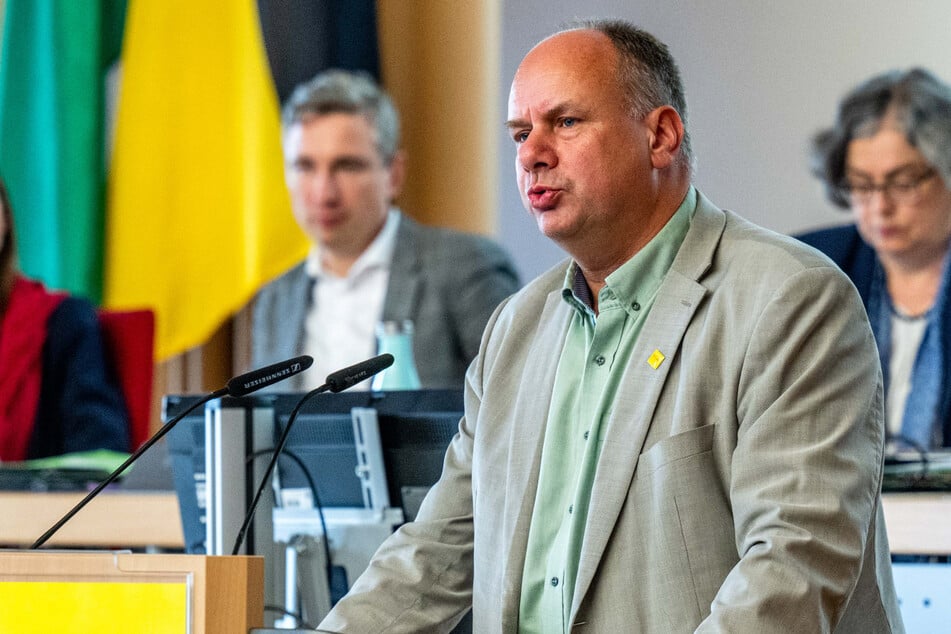 OB Dirk Hilbert (52, FDP).