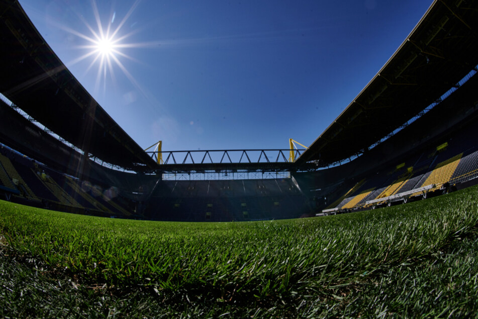 Rollt der Fußball in leeren Stadien bald wieder?